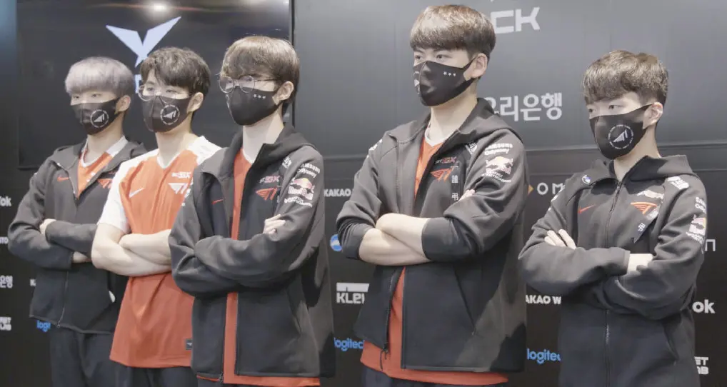 DFM力克BRO，Faker操刀奇招英雄翻盘激烈交锋半决赛，锁定晋级资格